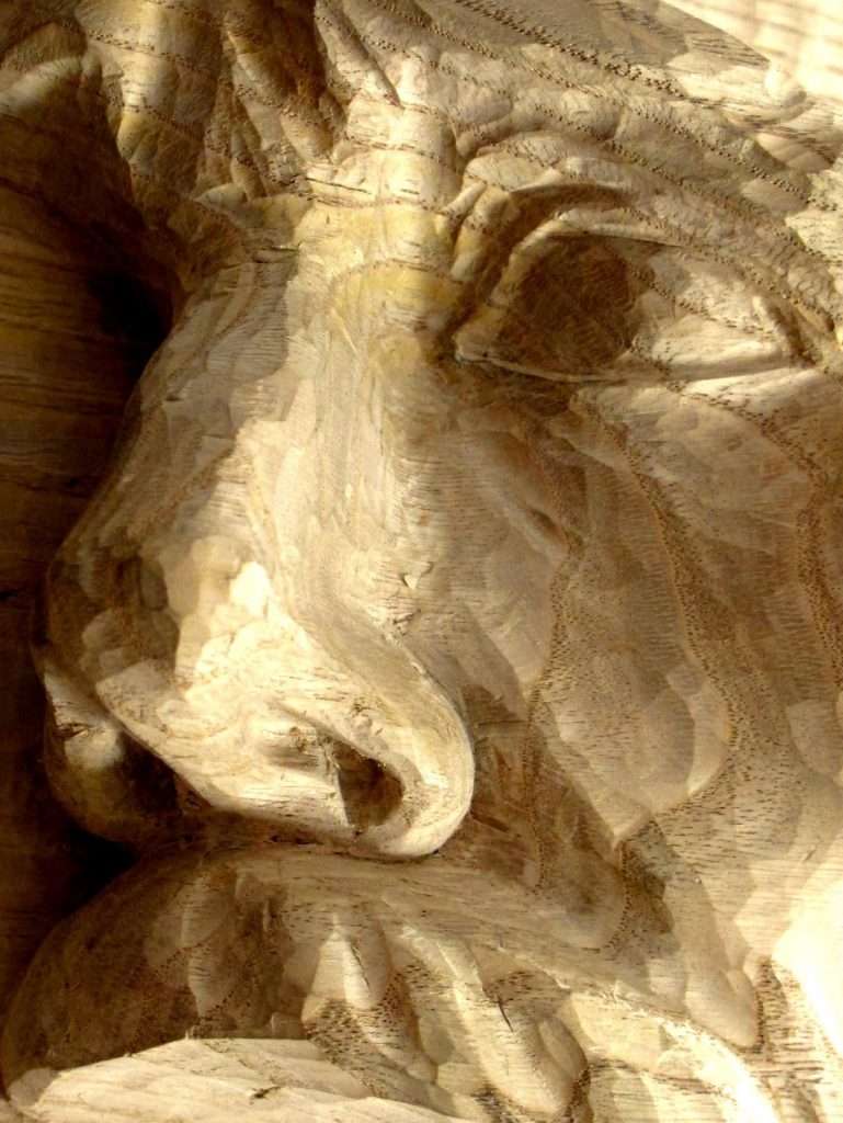 relieve retrato tallado