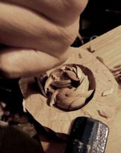 caja de madera de cedro con imán