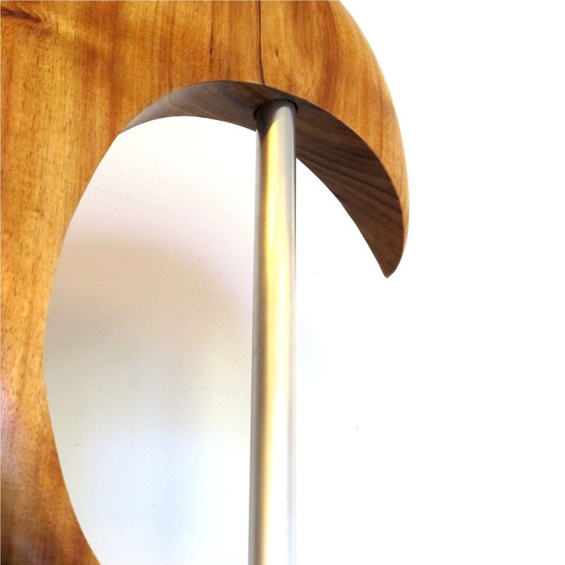 escultura orgánica de madera de acacia