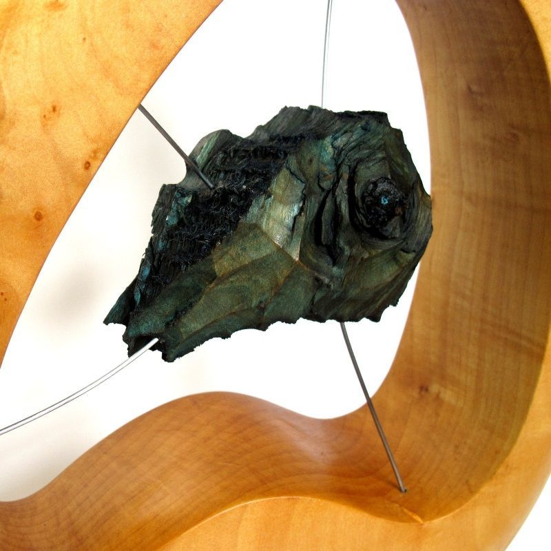 escultura orgánica de madera de arce